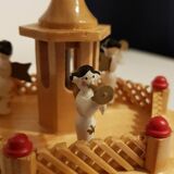 Pyramide carrousel de Noël en bois avec bougies