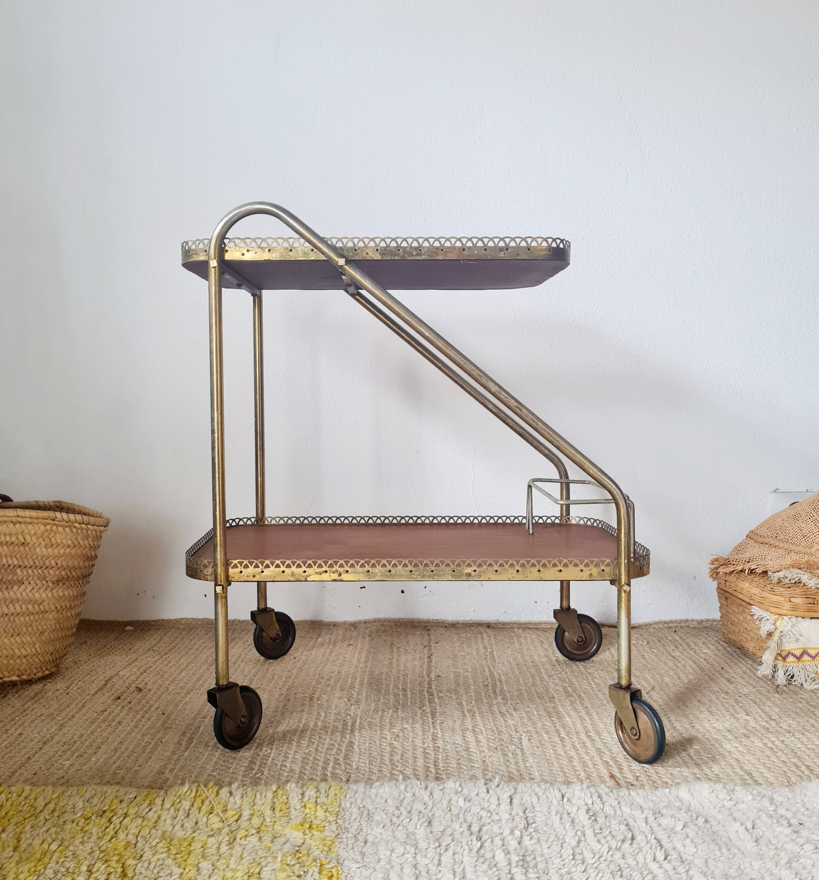 Vintage 1950s dessert bar - Gold metal and wood formica trays
