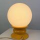 Lampe de table en verre jaune et blanc Temde leuchten type 1