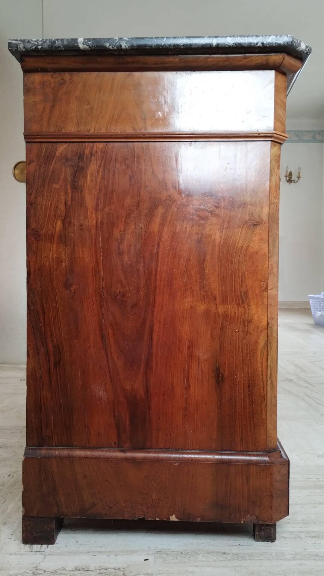 Louis Philippe style chest of drawers in marquetry wood
