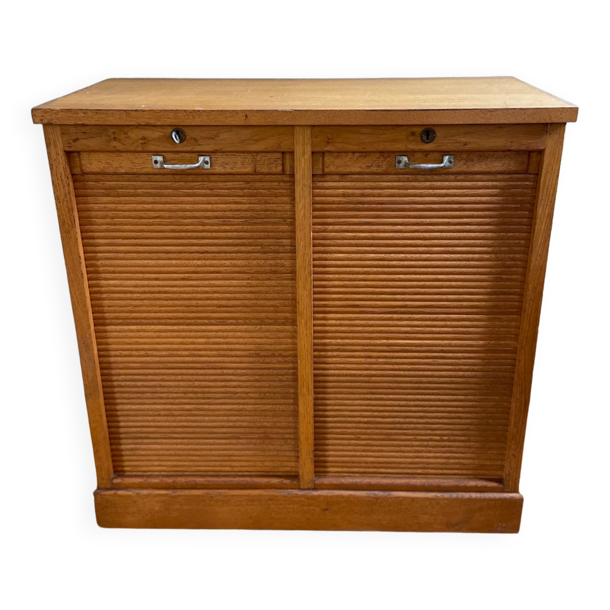 Low furniture double curtains