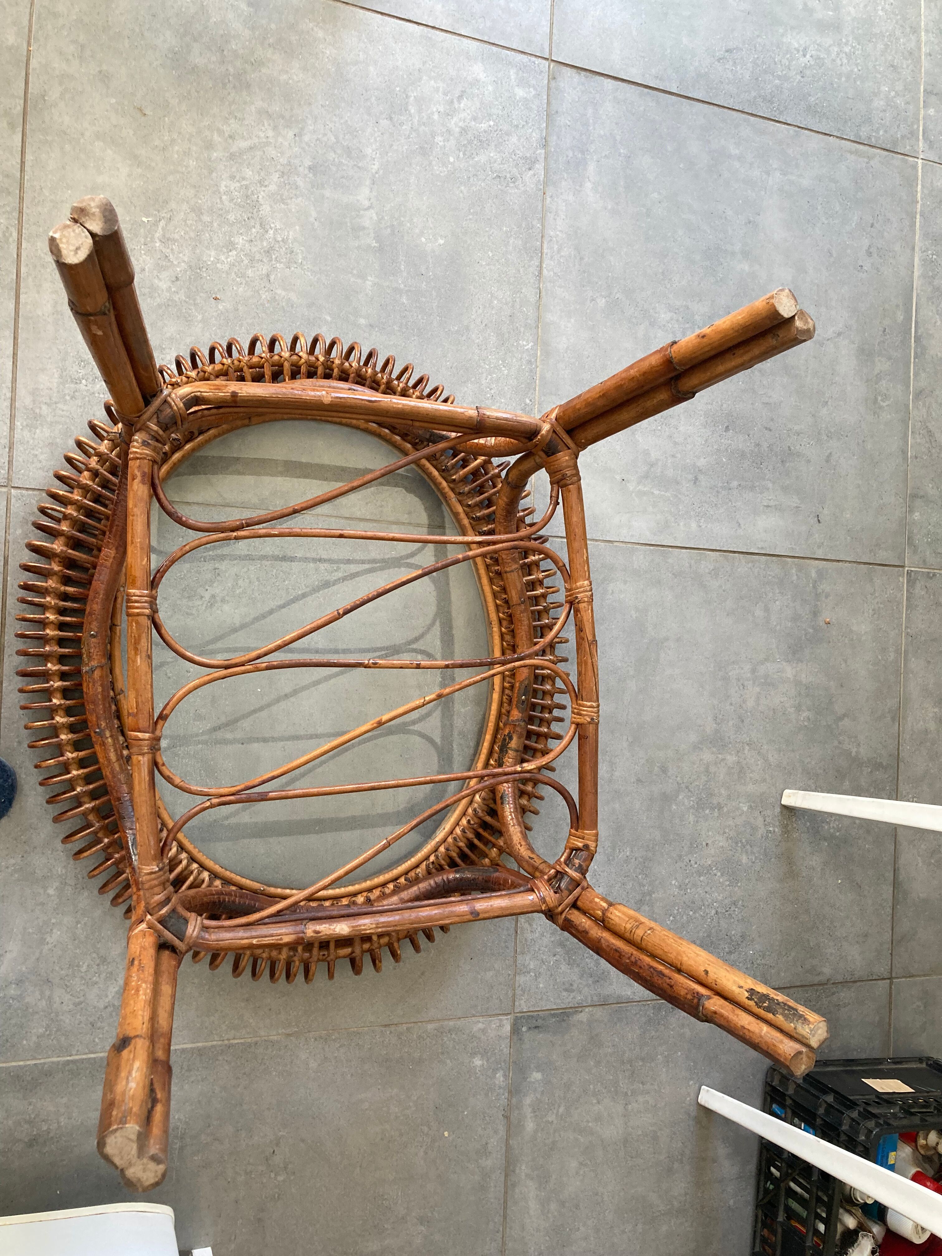 Rattan coffee table and glass in excellent condition