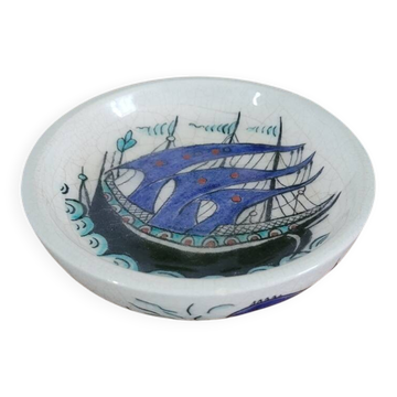 Small glazed stoneware bowl, caravel