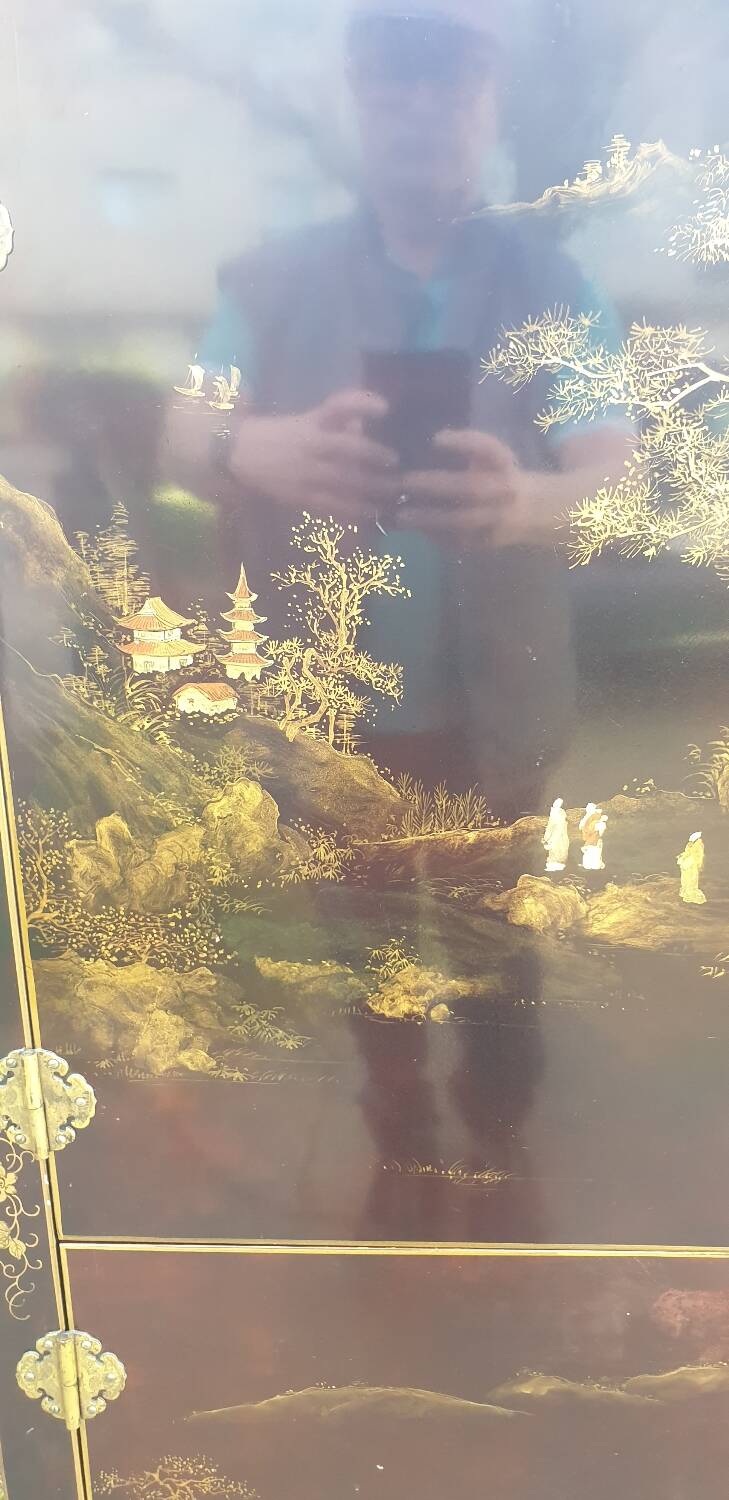 Chinese lacquer TV cabinet from the seventies