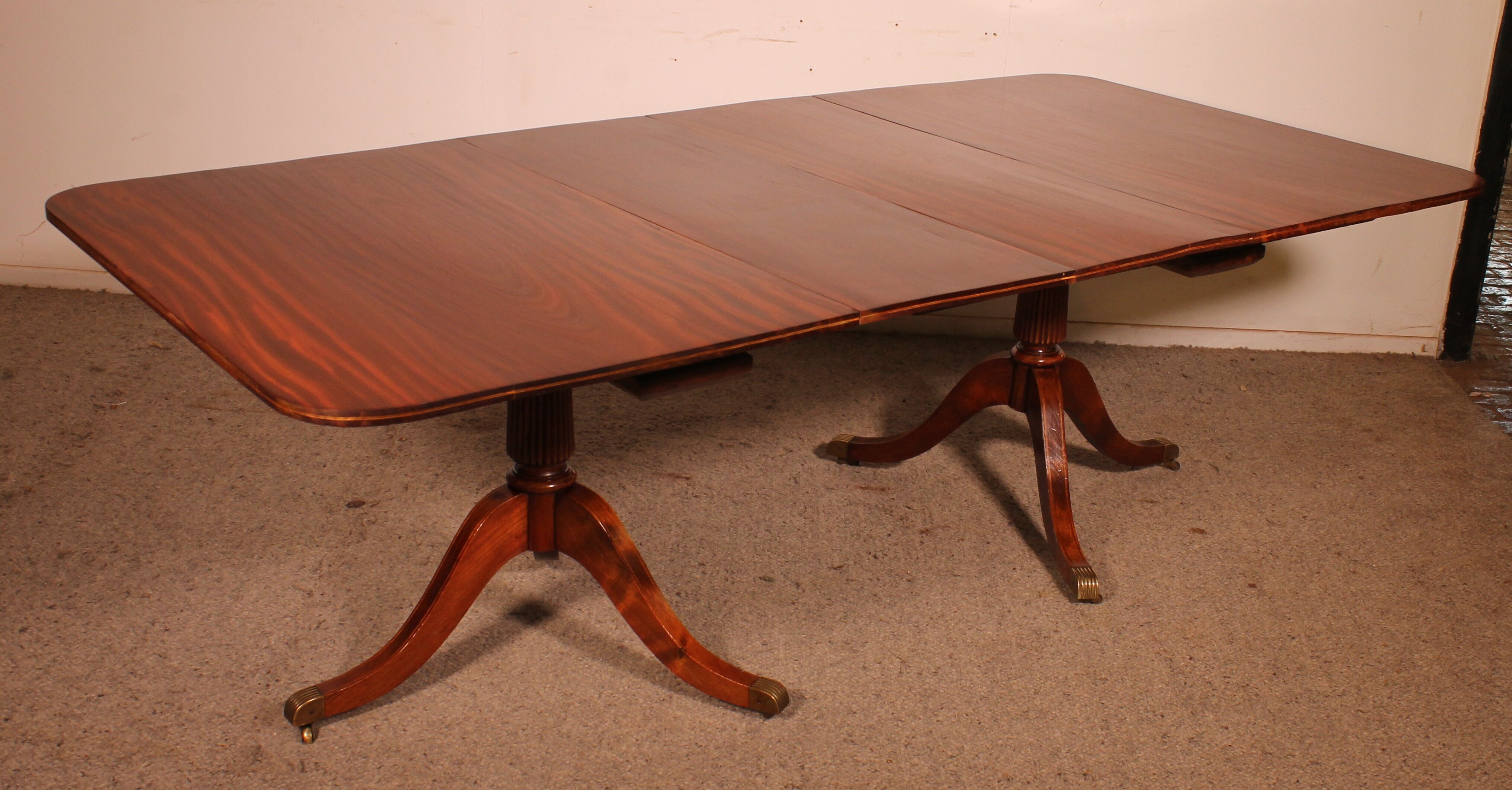 English tripod dining table in solid mahogany - 19th century