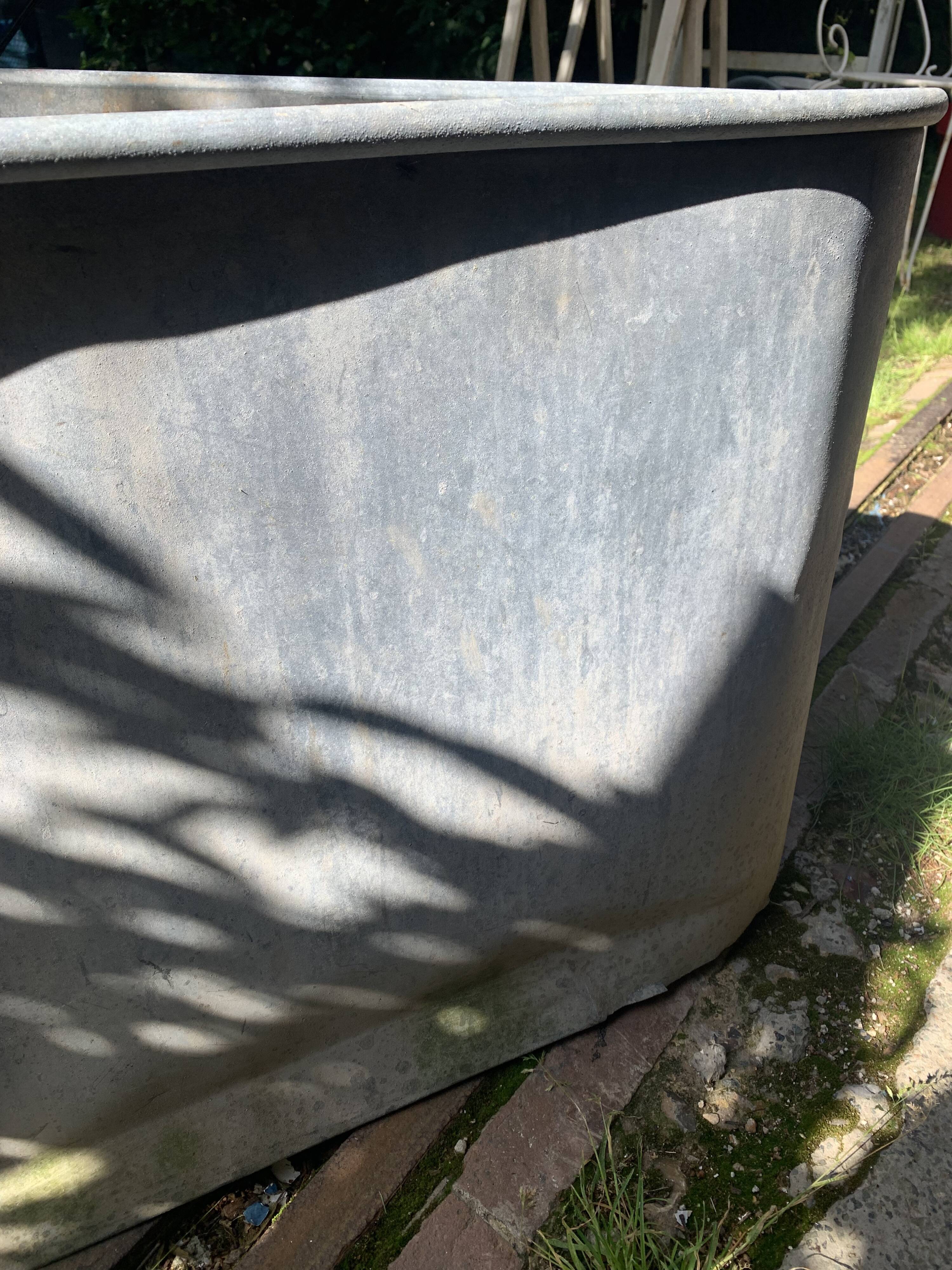 Baignoire en zinc ancienne