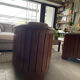 Paire de fauteuils club en cuir et bois
