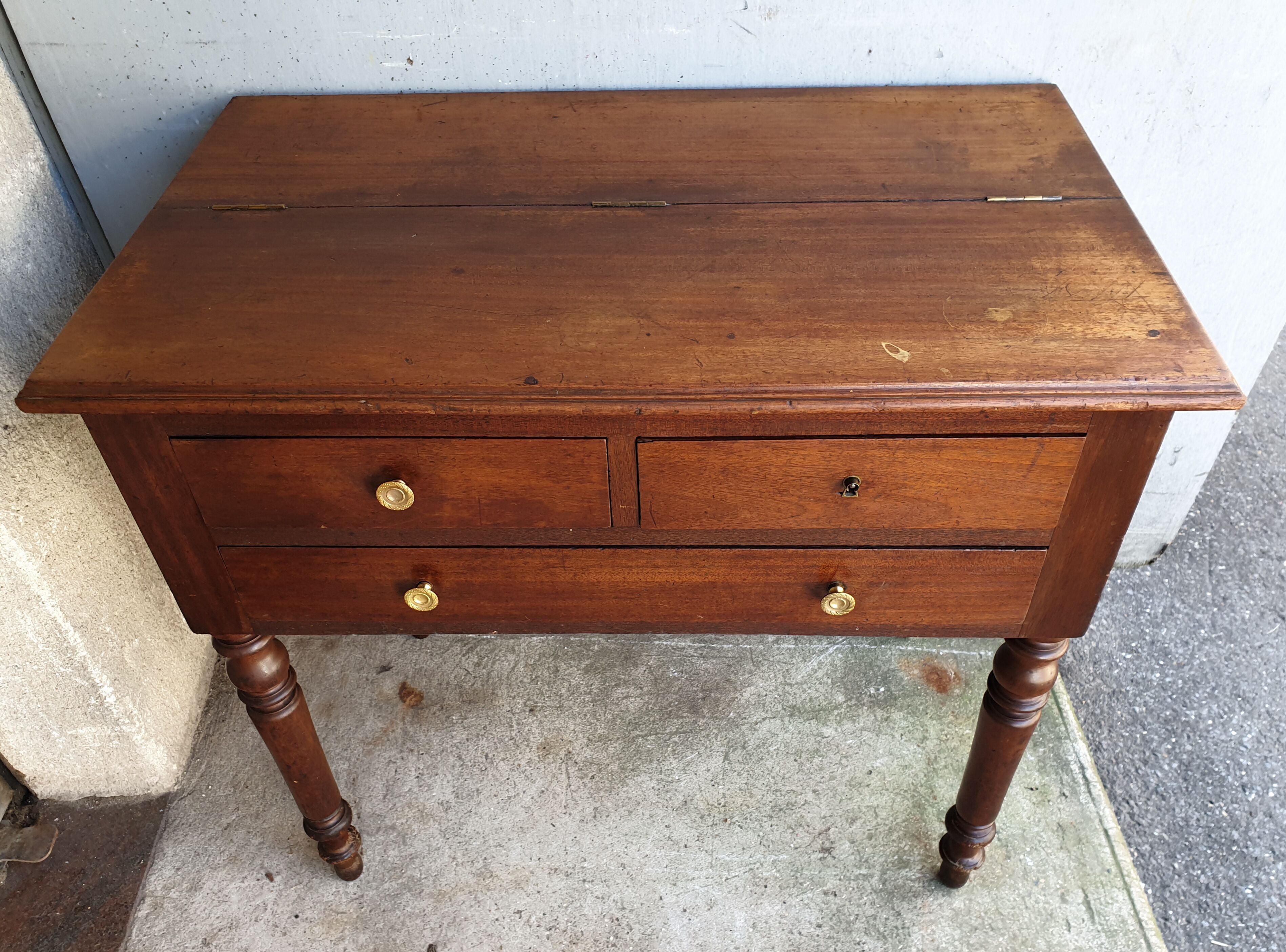 Commodity Of old jeweler