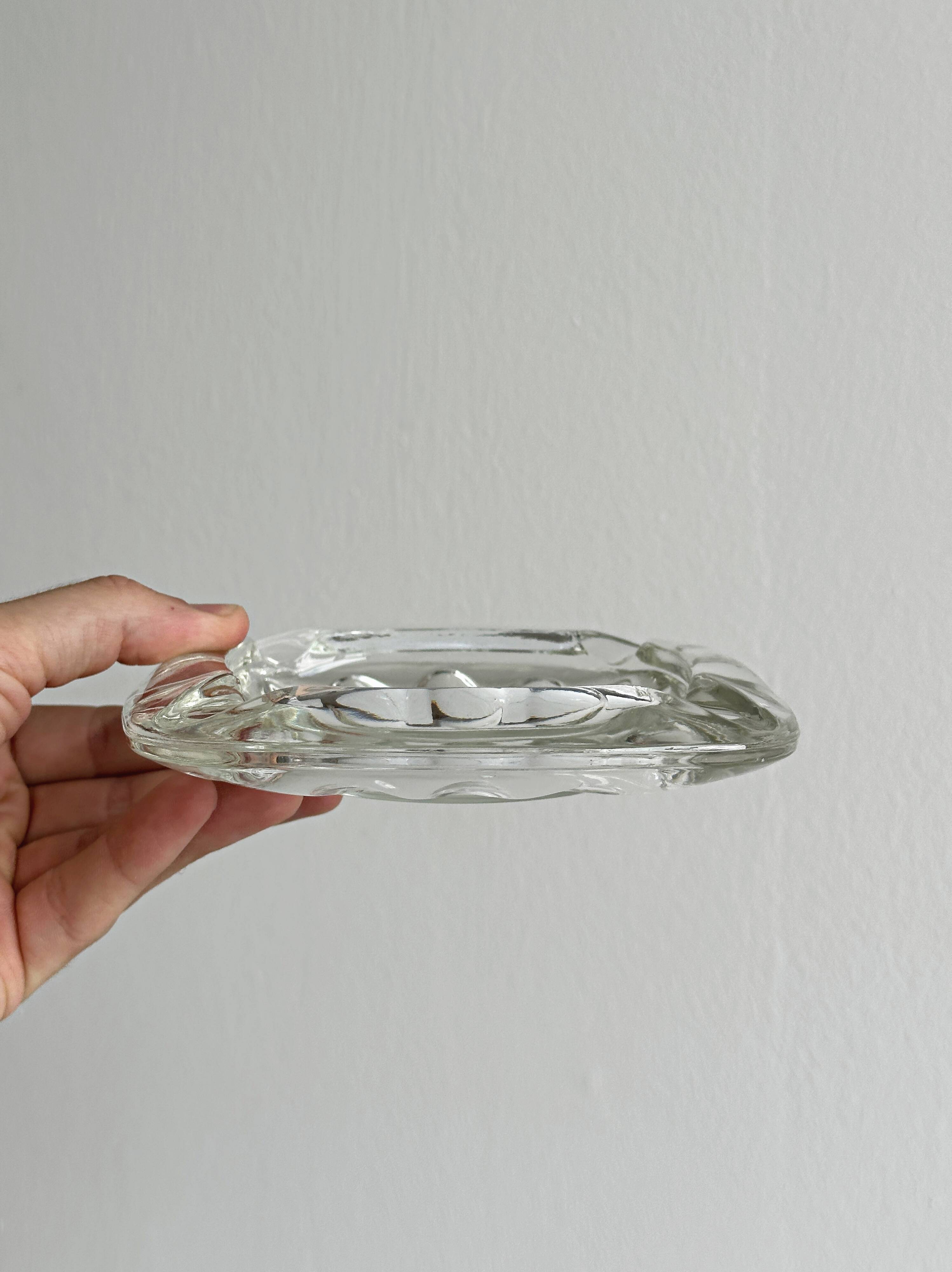 Cendrier vintage en verre translucide