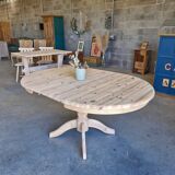 Round table in solid pine – sandblasted – with extension