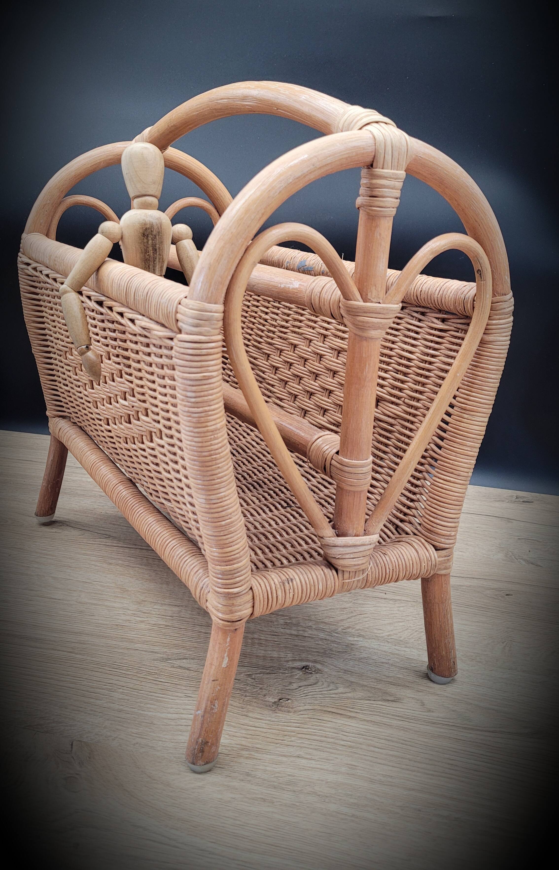 Rattan heart magazine rack