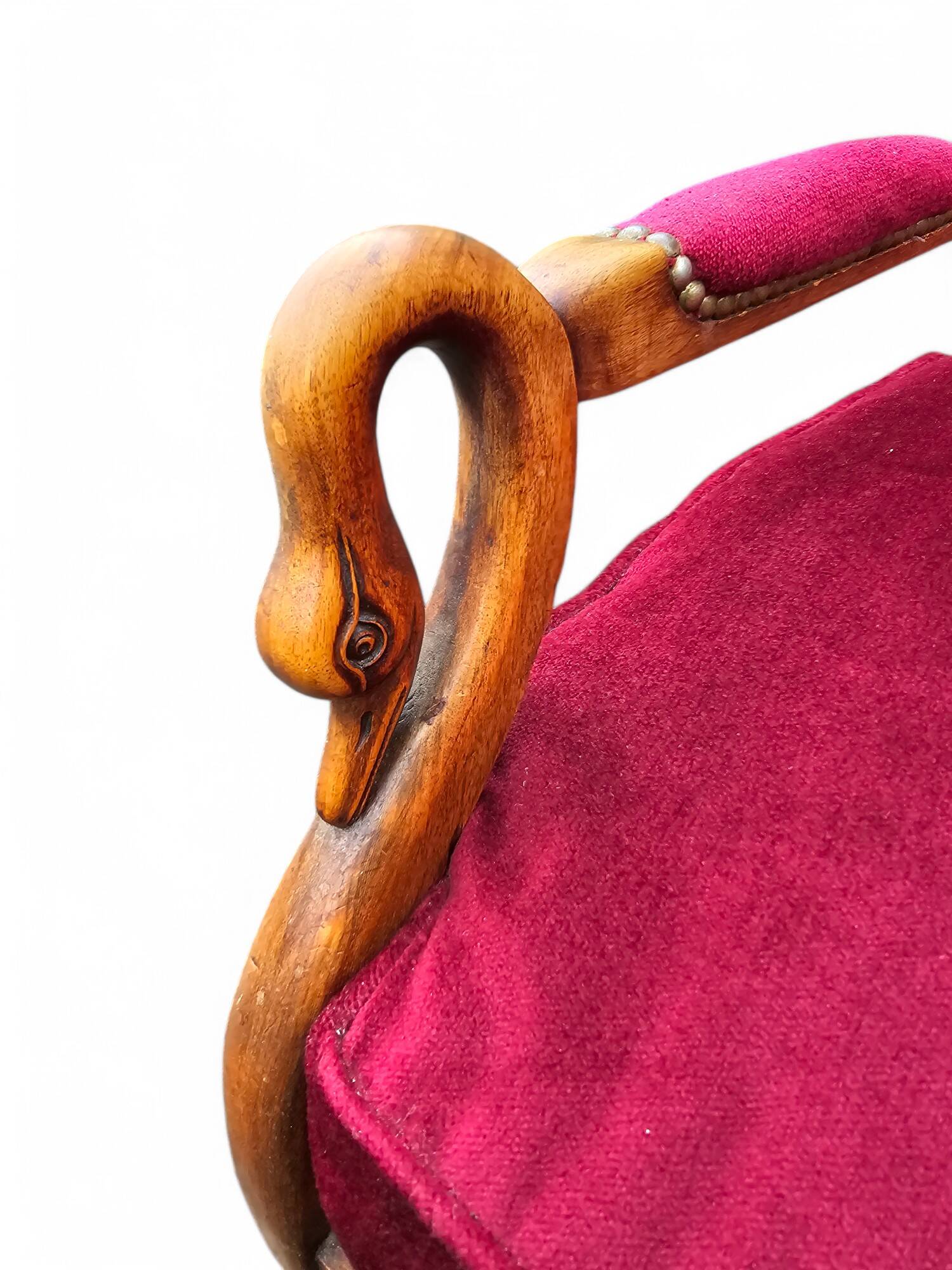 Paire de fauteuils anciens accoudoirs têtes de cygnes