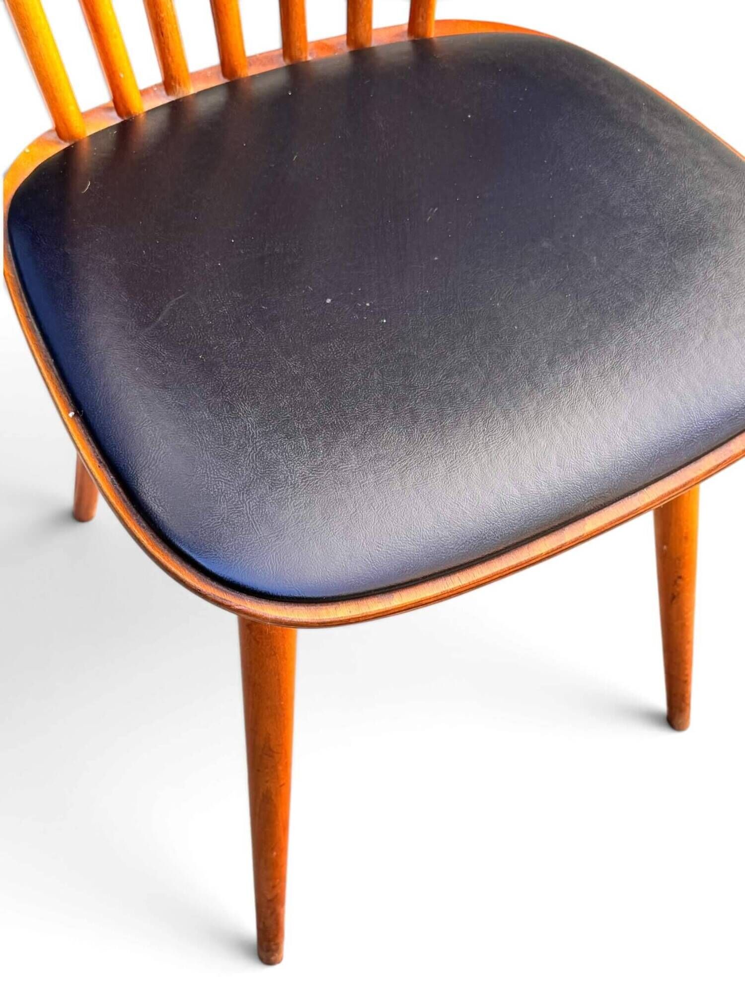 2 Baumann chairs, model Sonate no. 842