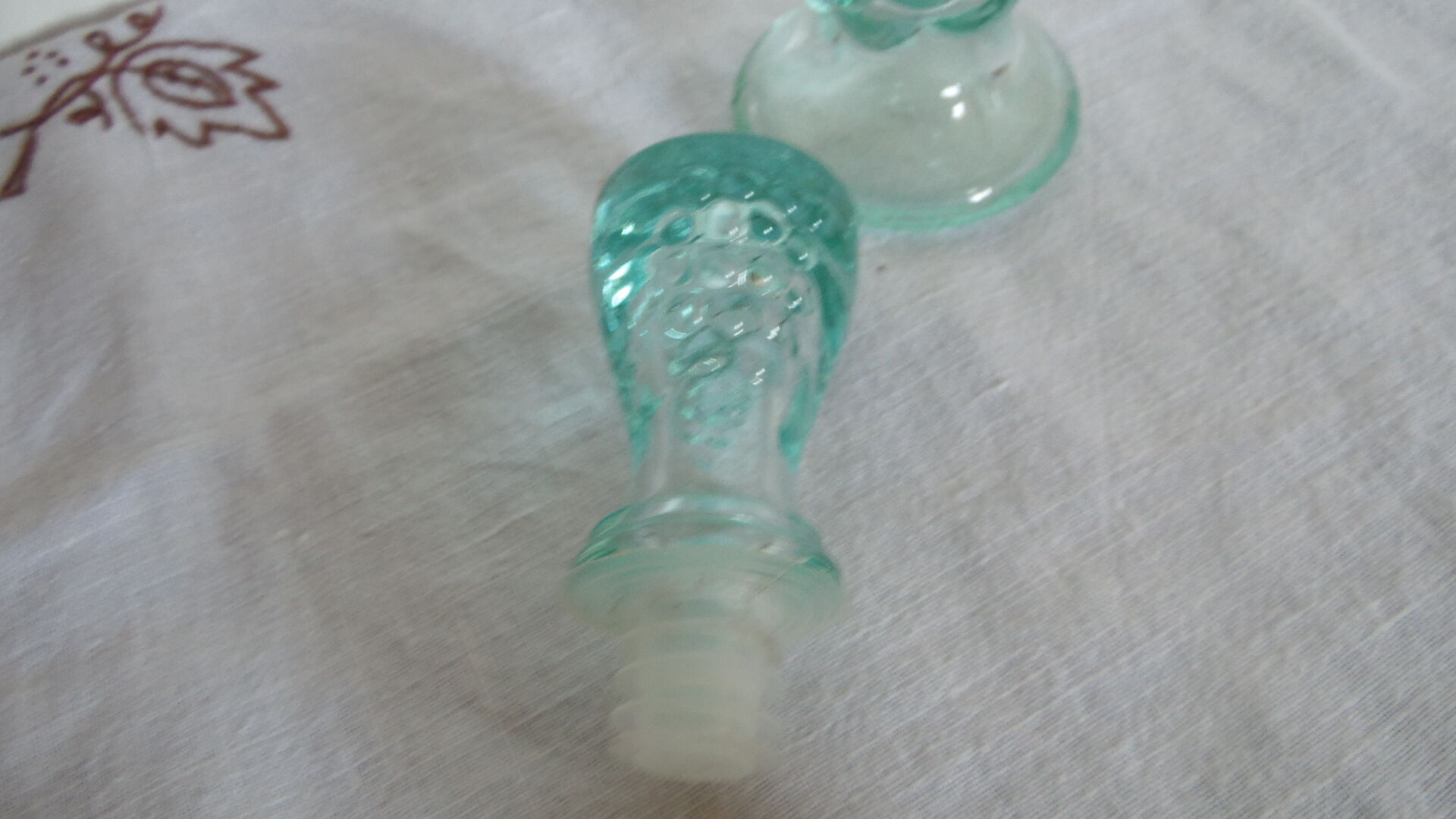 Carafe glass shape bunch of grapes