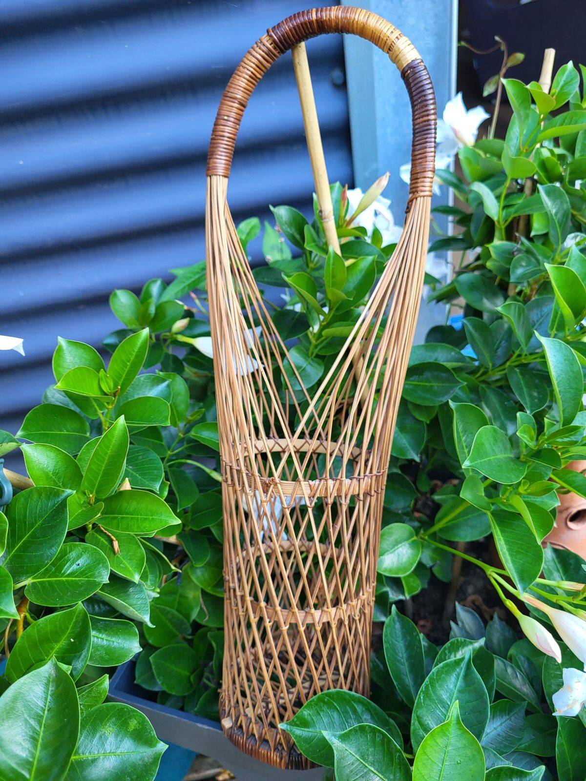 Woven wicker Japanese flower basket • Suruga Sensuji style