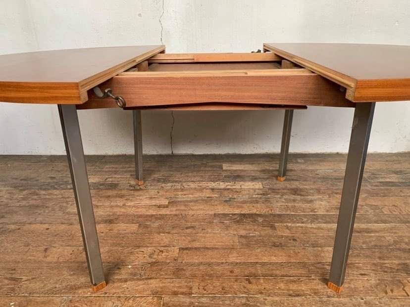 Round table with teak extension design Pierre Guariche edition Huchers Minvielle 1960