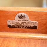 Numbered signed English table