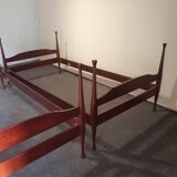 Twin/bunk beds