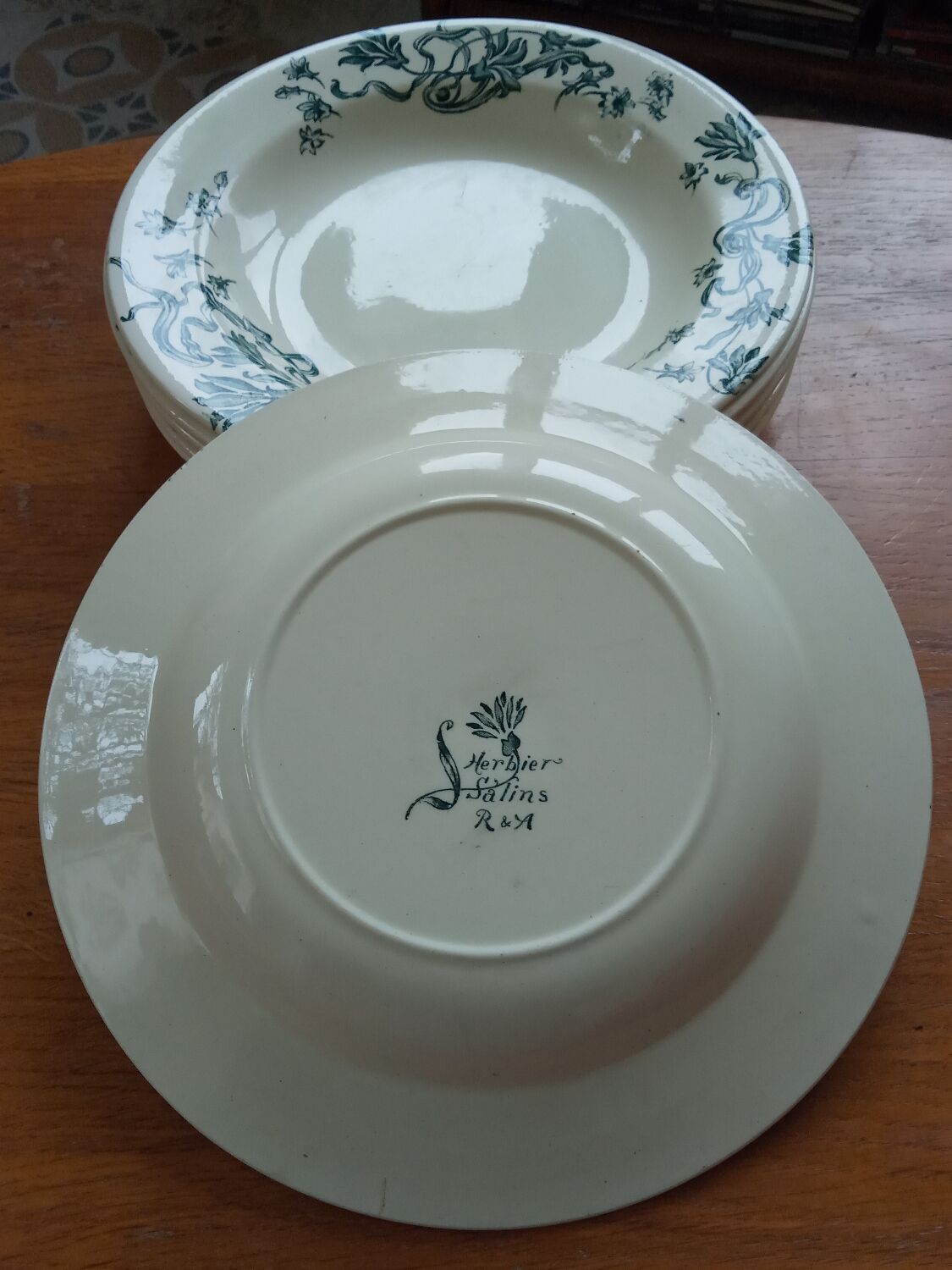 POP-UP CHRISTMAS Seven hollow plates of Salins, herbarium