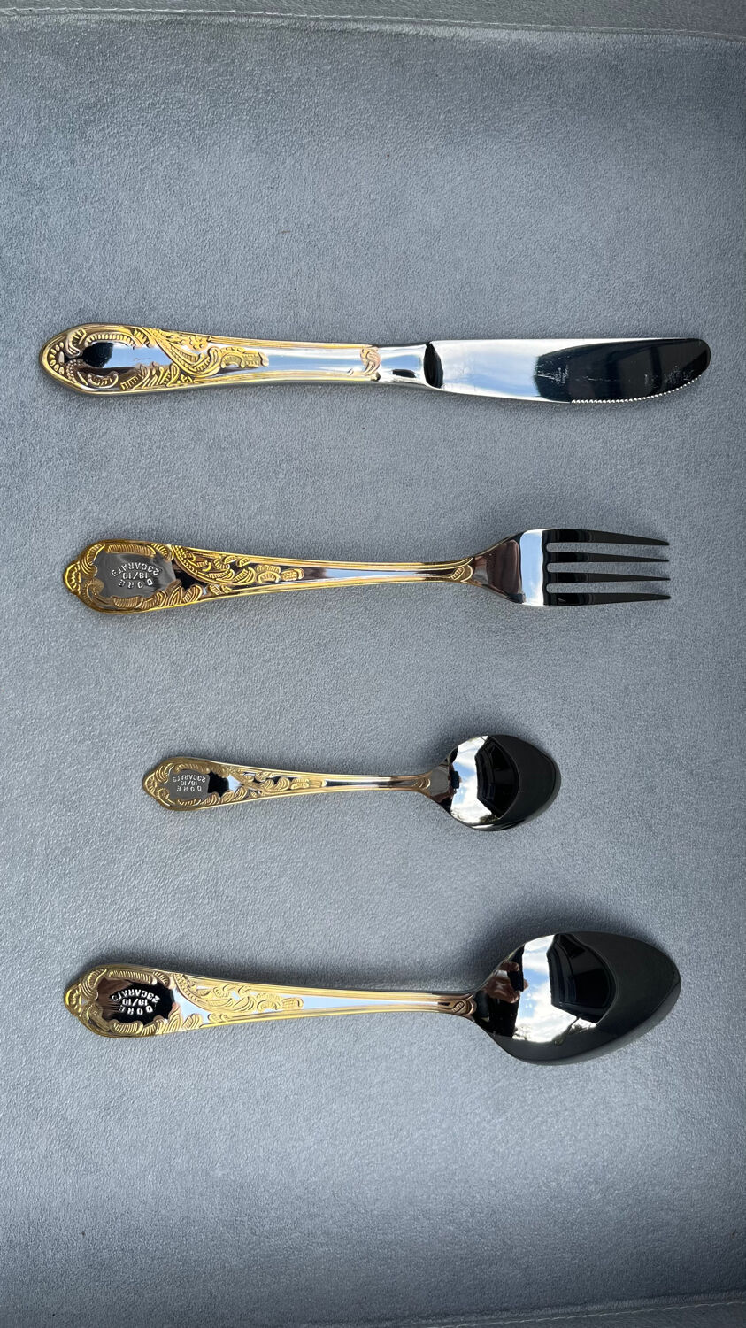 Varaguen 70-piece 23-carat gold-plated cutlery set
