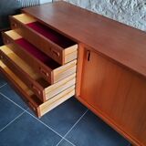 Vintage row with sliding doors and ceramic decoration