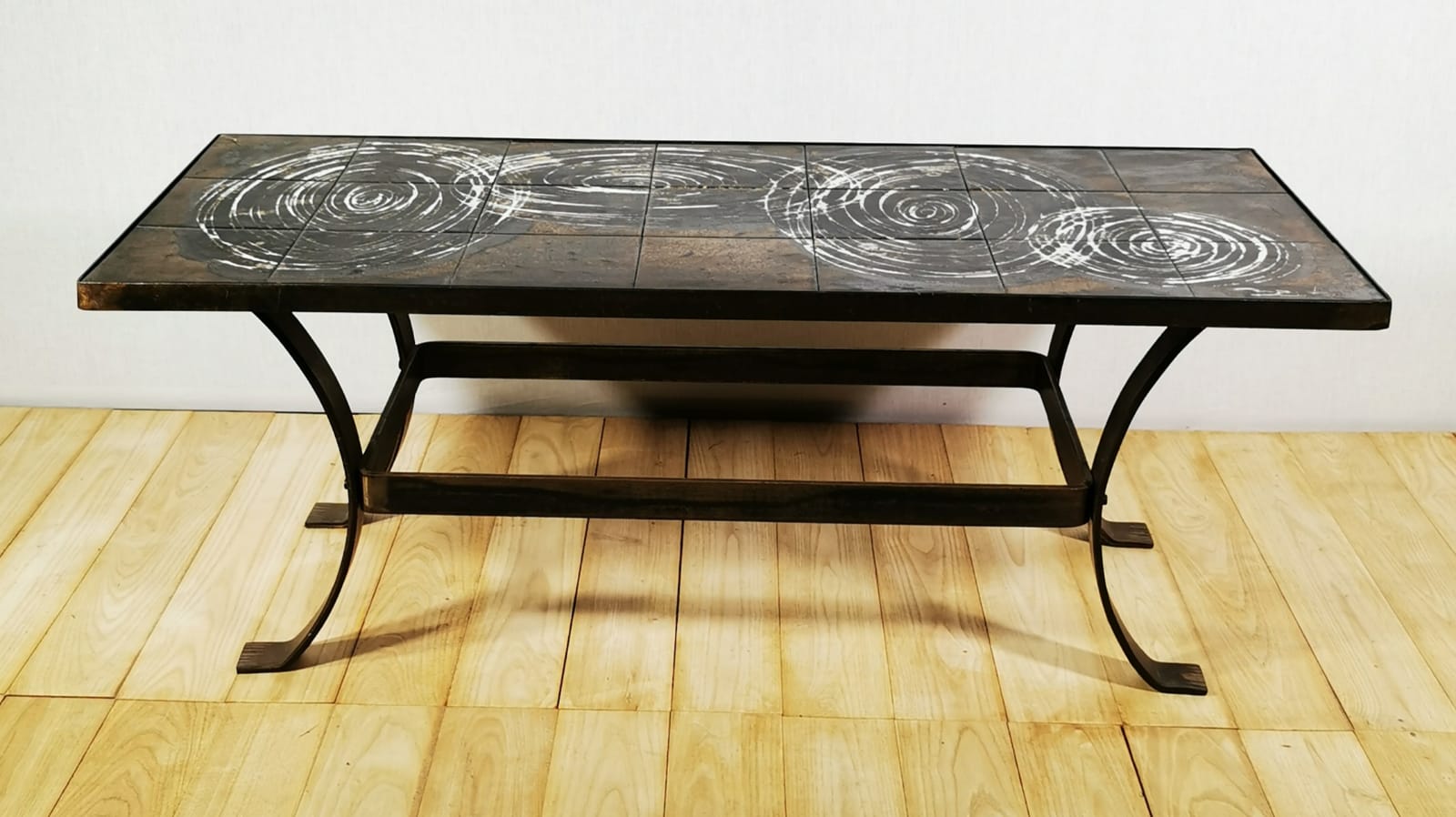 Coffee table by Julien de Covemaeker, ceramist in Ostend, Belgium