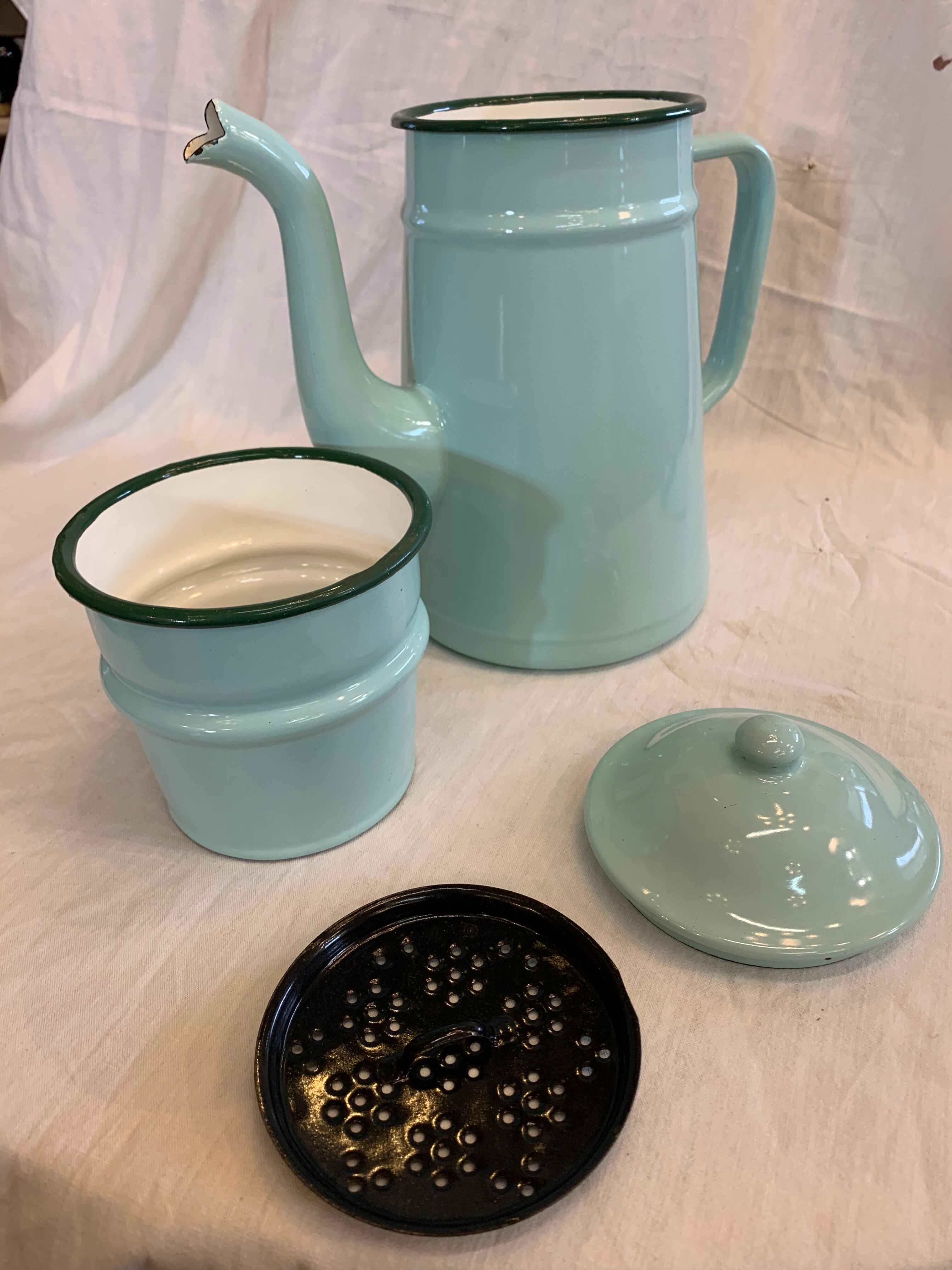 Enamelled coffee maker