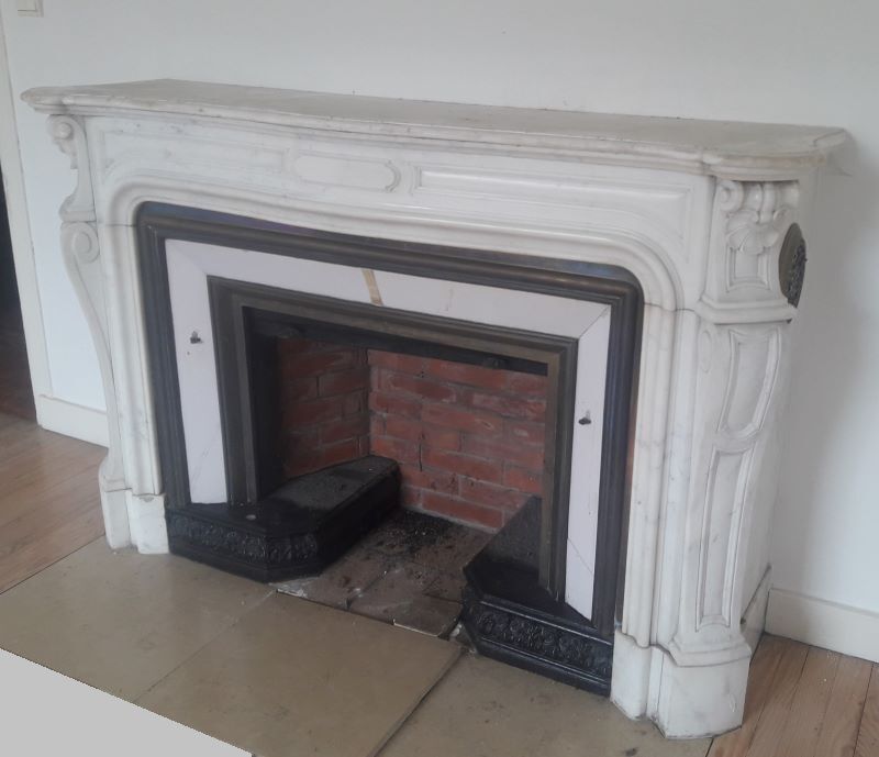 Fireplace XIX ° marble louis XV style with narrowed and floor slabs