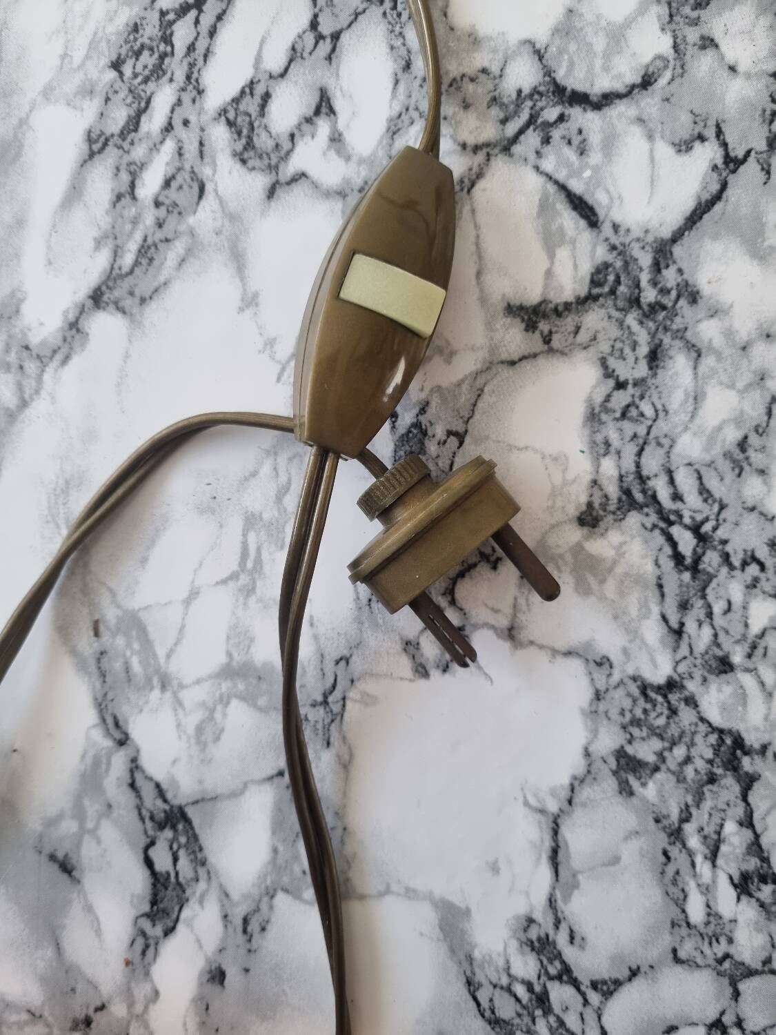 Brass lamp with vintage mother-of-pearl lampshade