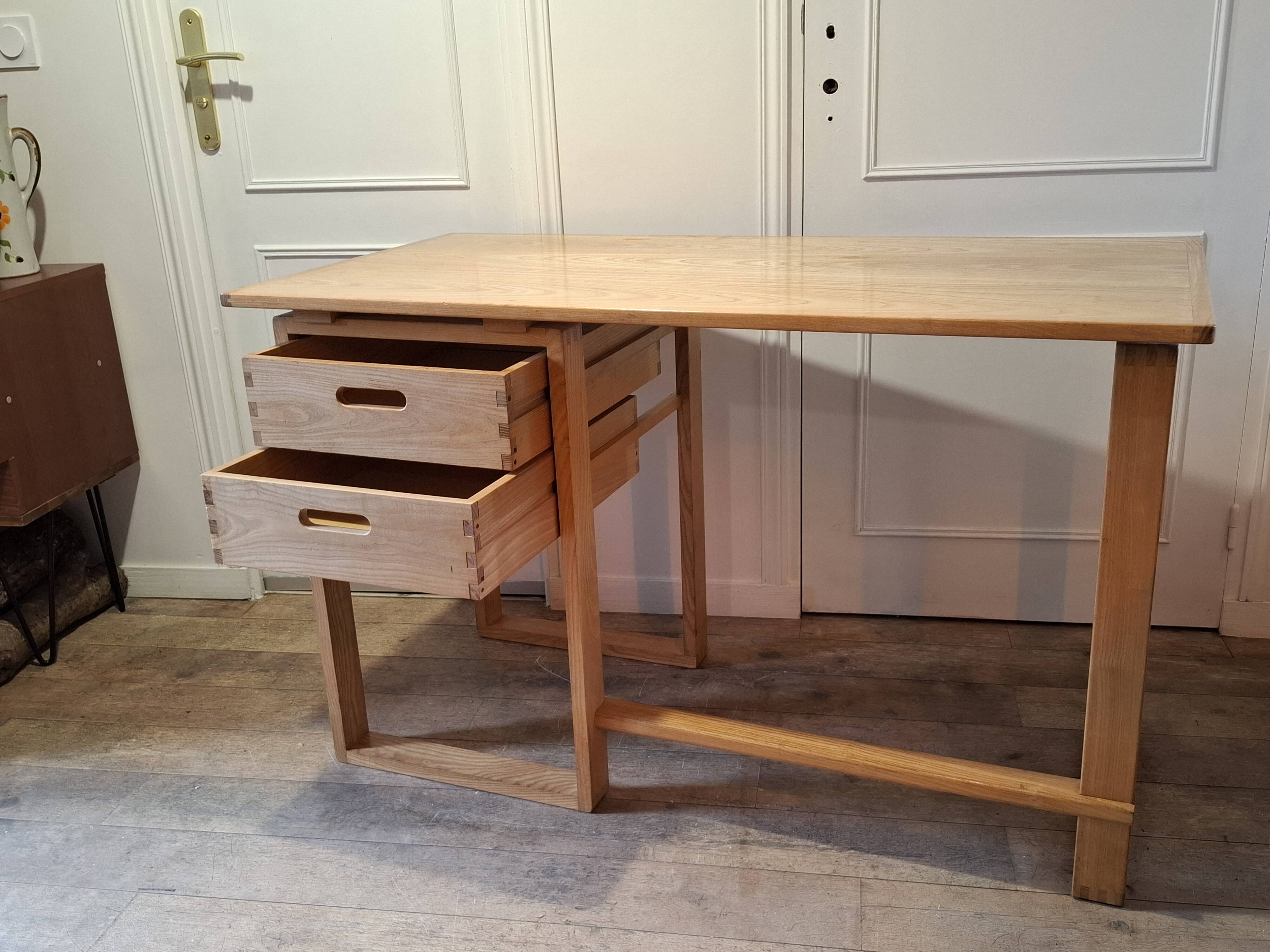 Modernist desk