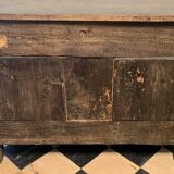 Crossbow chest of drawers in solid walnut, Louis XIV period – early 18th century
