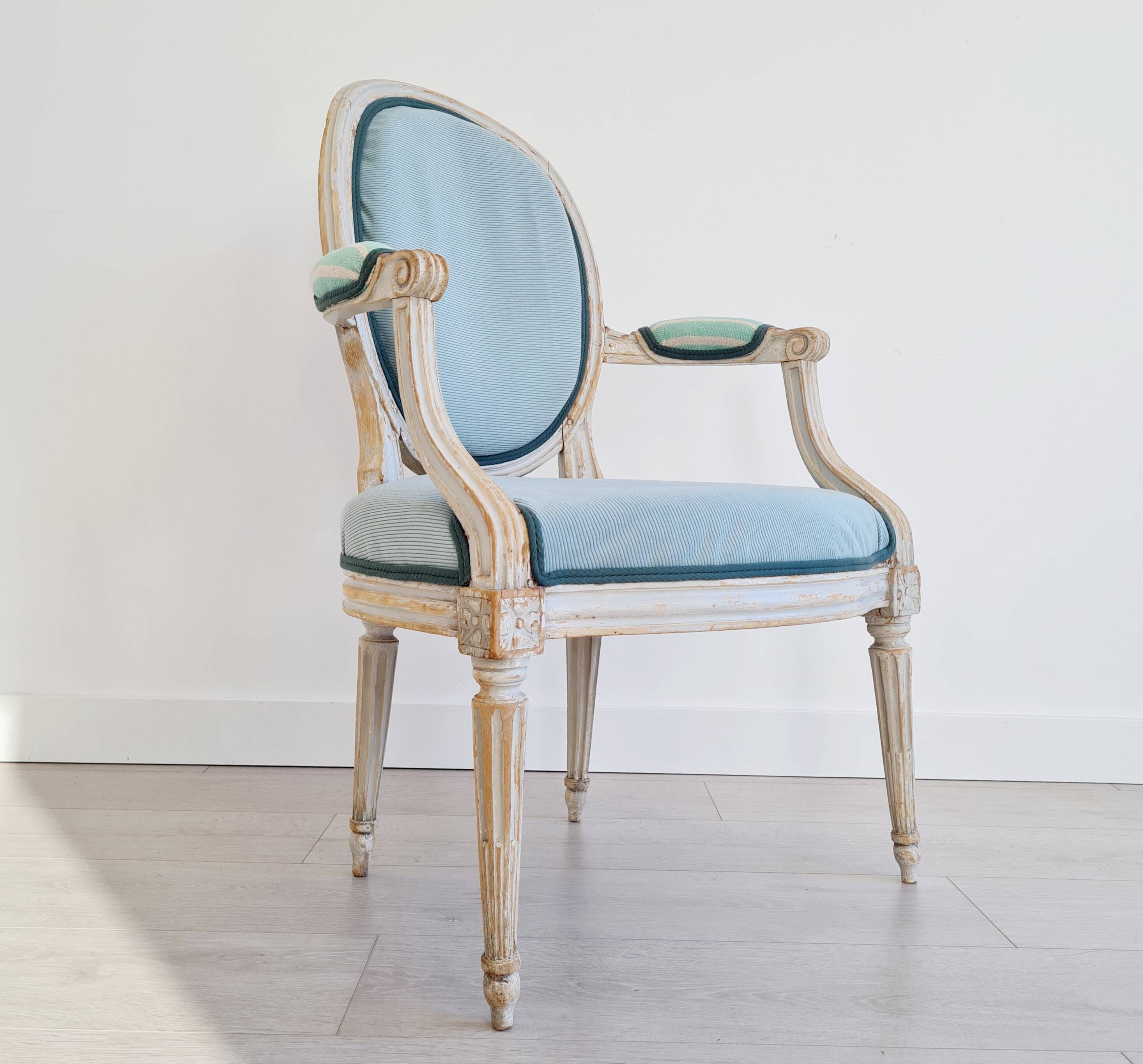 Louis XVI medallion armchair renovated velvet
