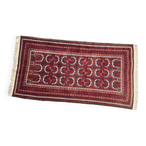 Tapis artisanal vintage