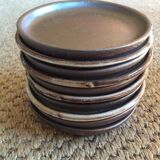 Set of 10 stoneware plates