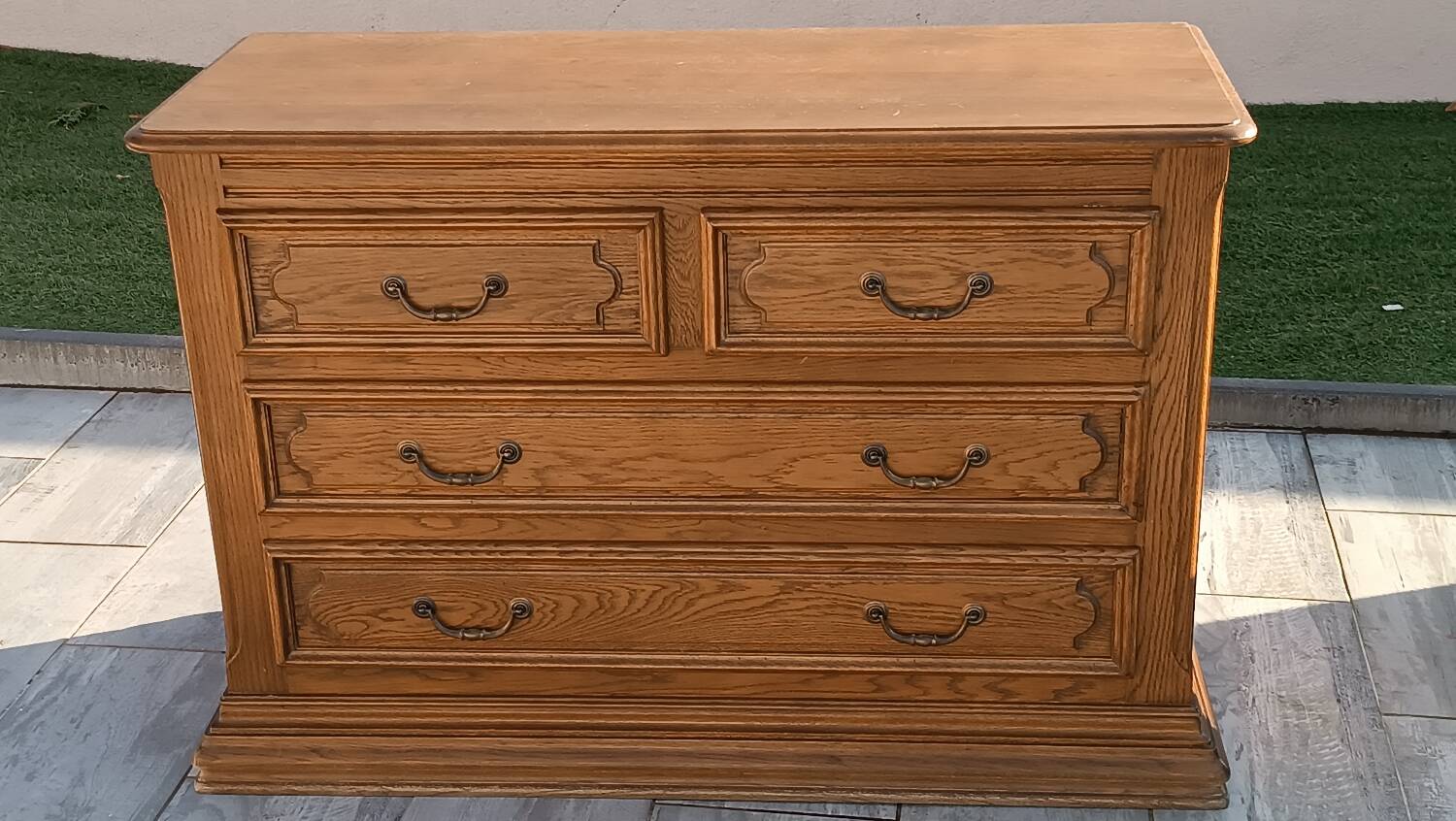 Grande commode en chêne massif