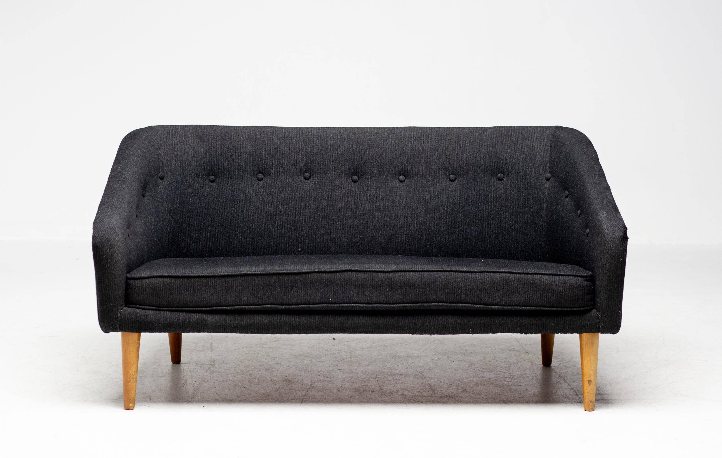 The Modern Scandinavian Classic Mid-Century Modern Sofa