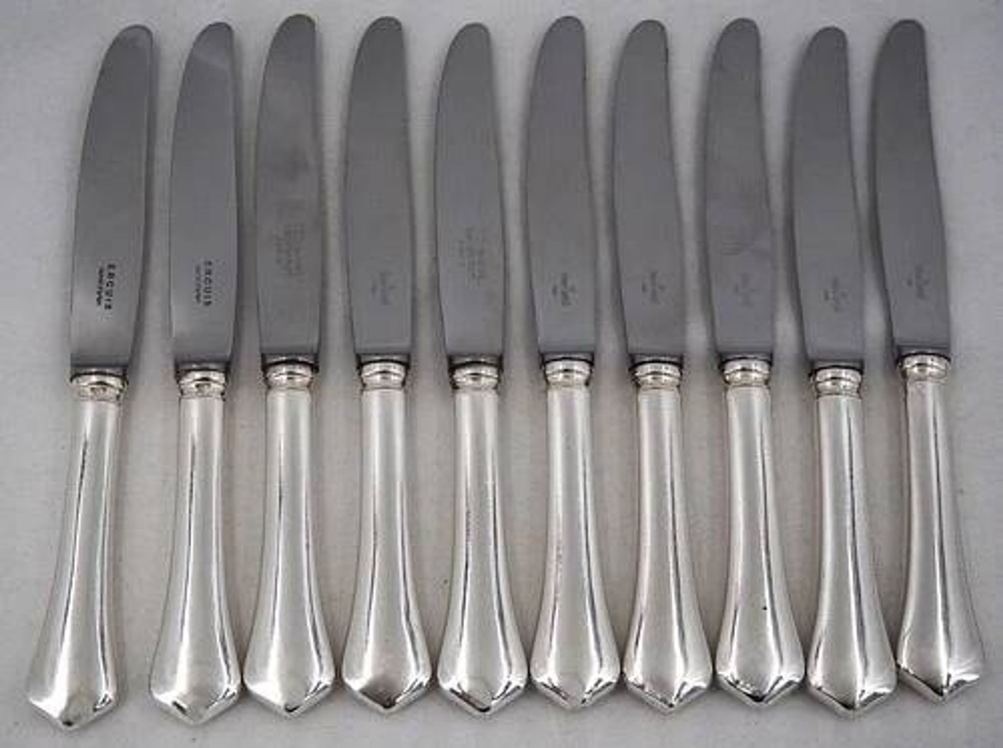 Ravinet d'Enfert, Ercuis Brantome set of 20 knives, 10 dinner knives + 10 dessert knives.