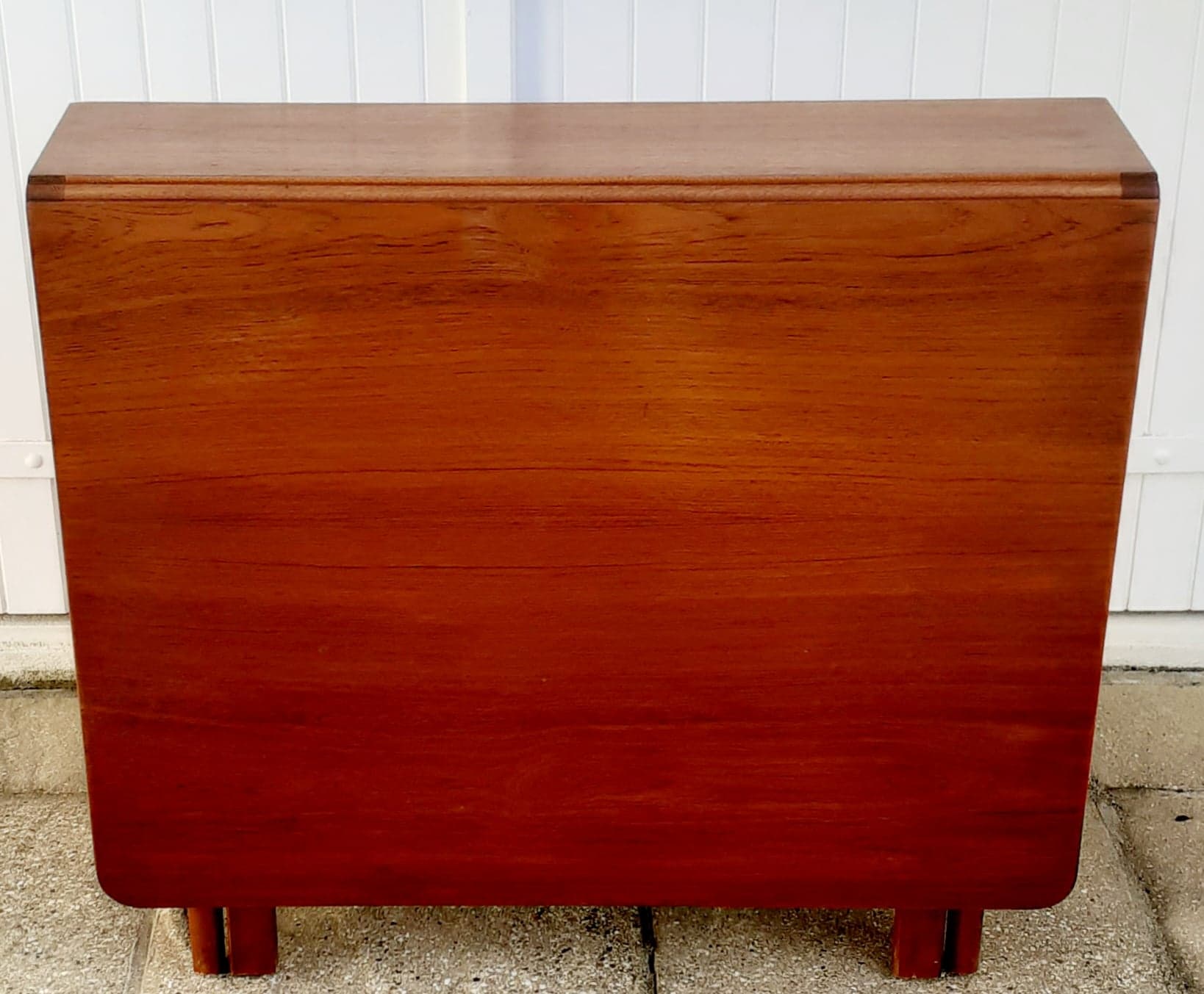 Bendt Winge's table for Kleppes M-belfabrikk