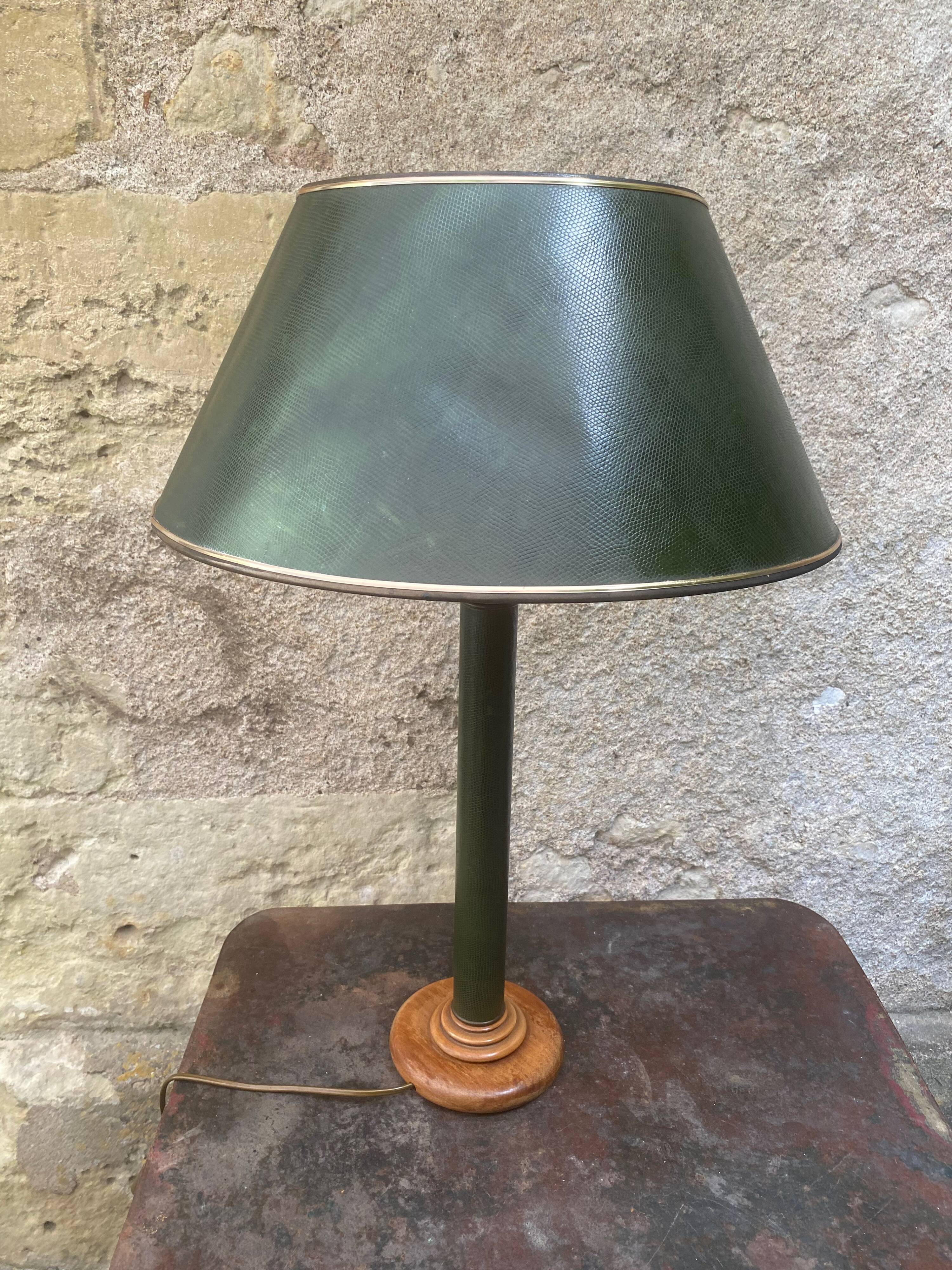 Lampe vintage en simili cuir vert