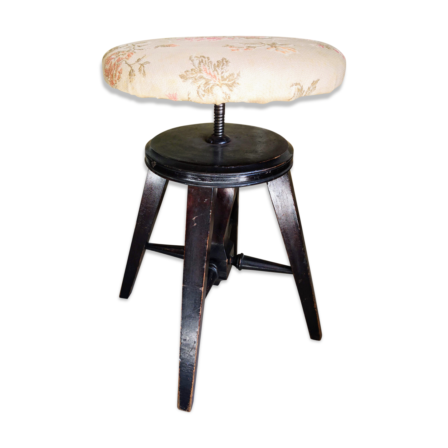 Former screws piano stool