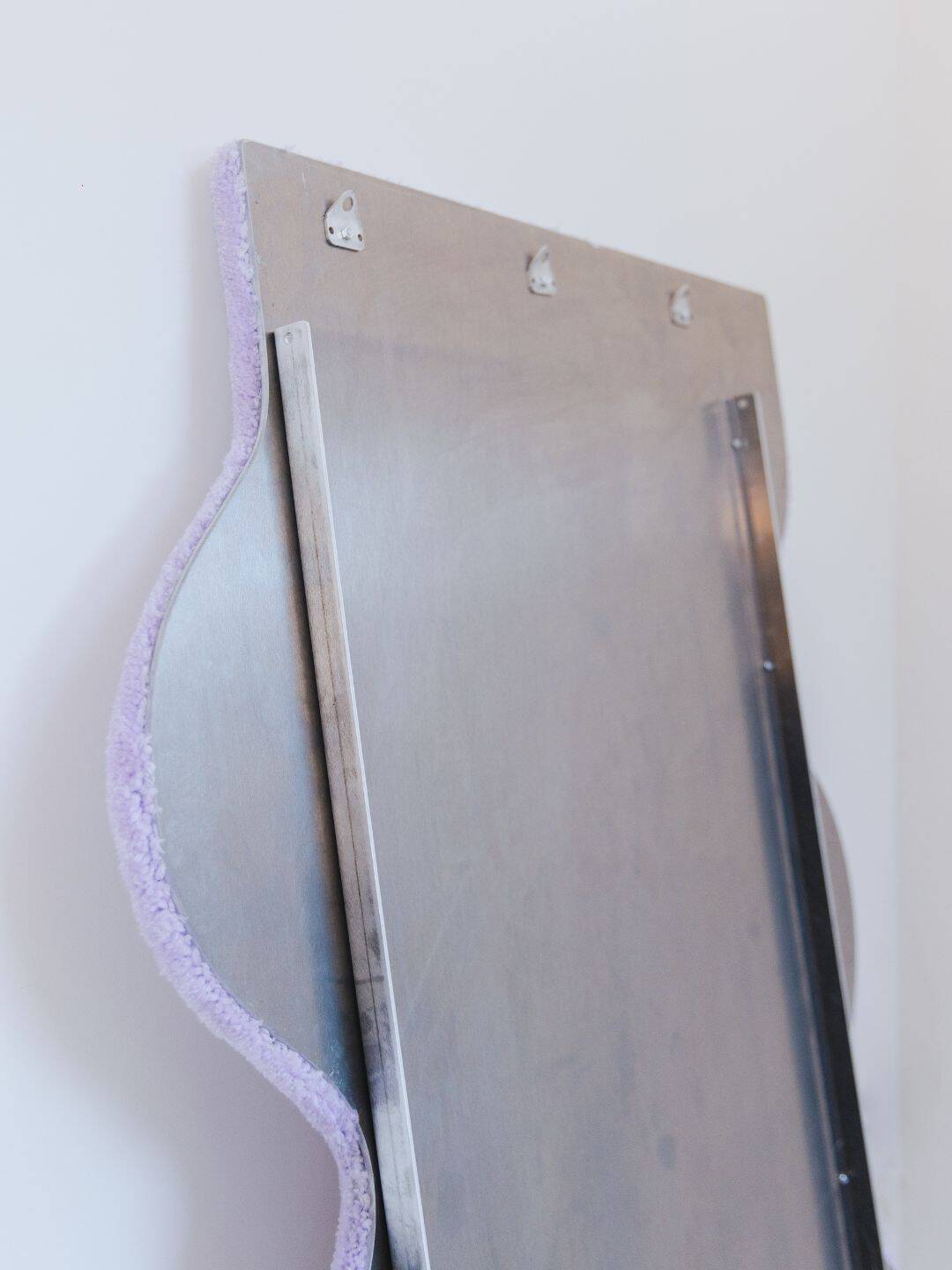 Grand miroir ondulé parme