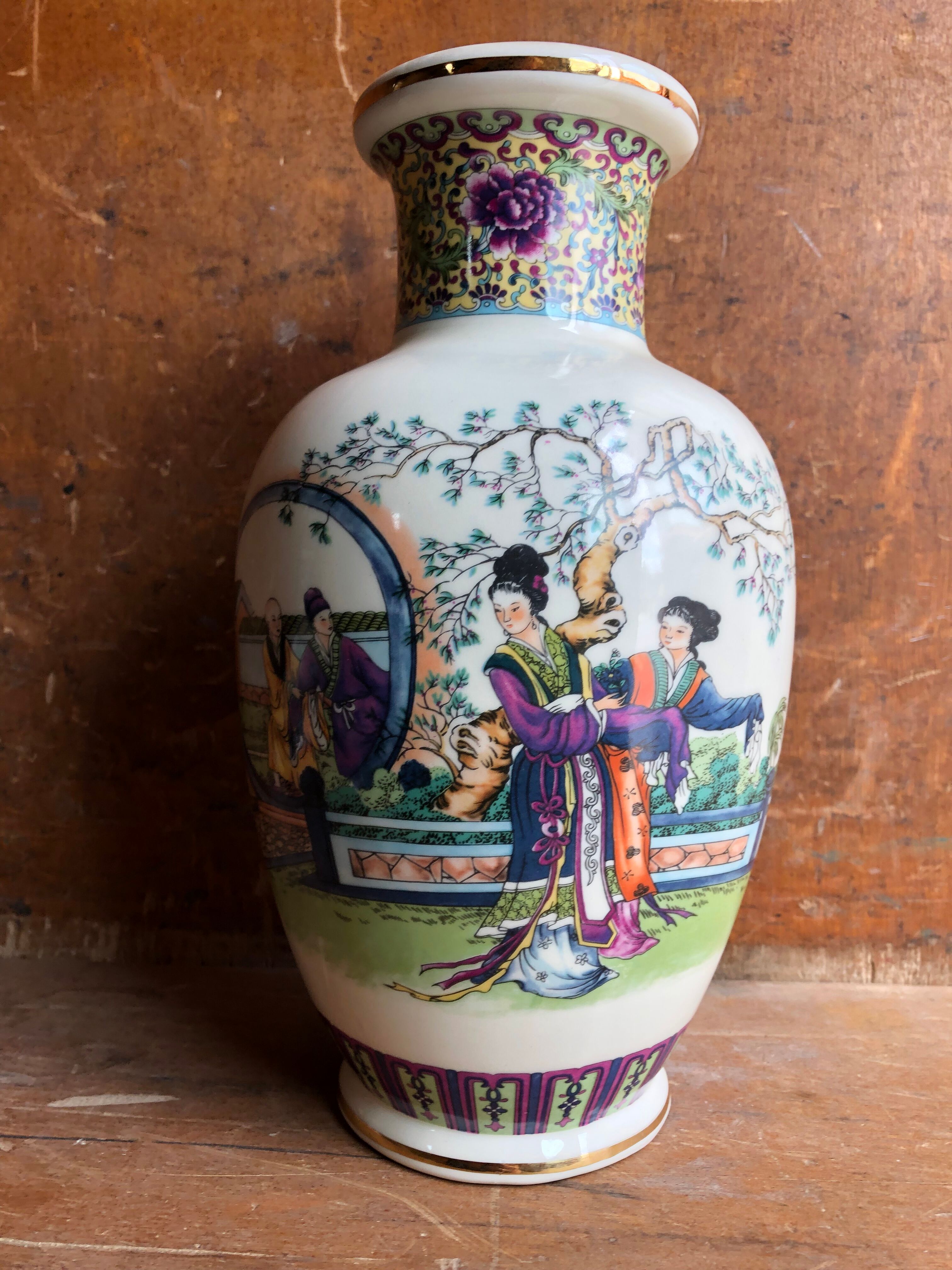 Old Chinese vase white ceramic decor scene vintage characters