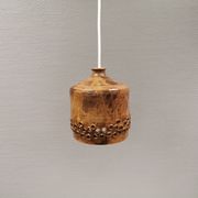 Petite lampe pendante en céramique, danoise, des années 1970-80, dans des tons terre.
