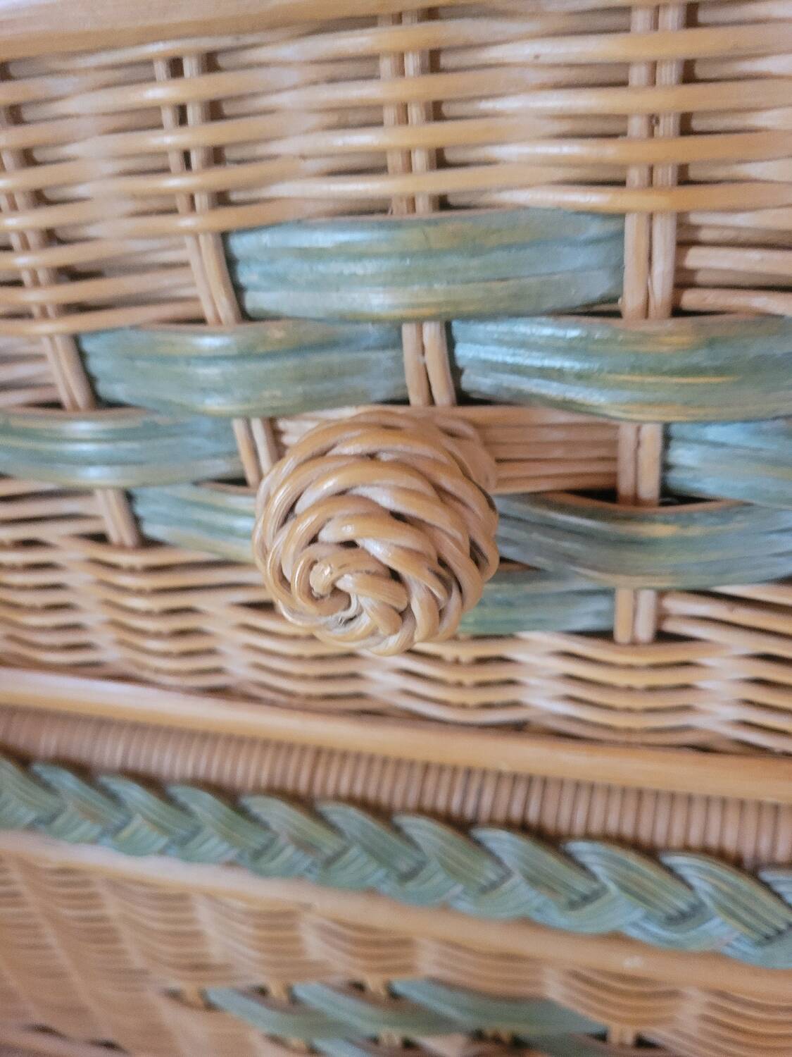 Wicker/rattan/wood chest of drawers