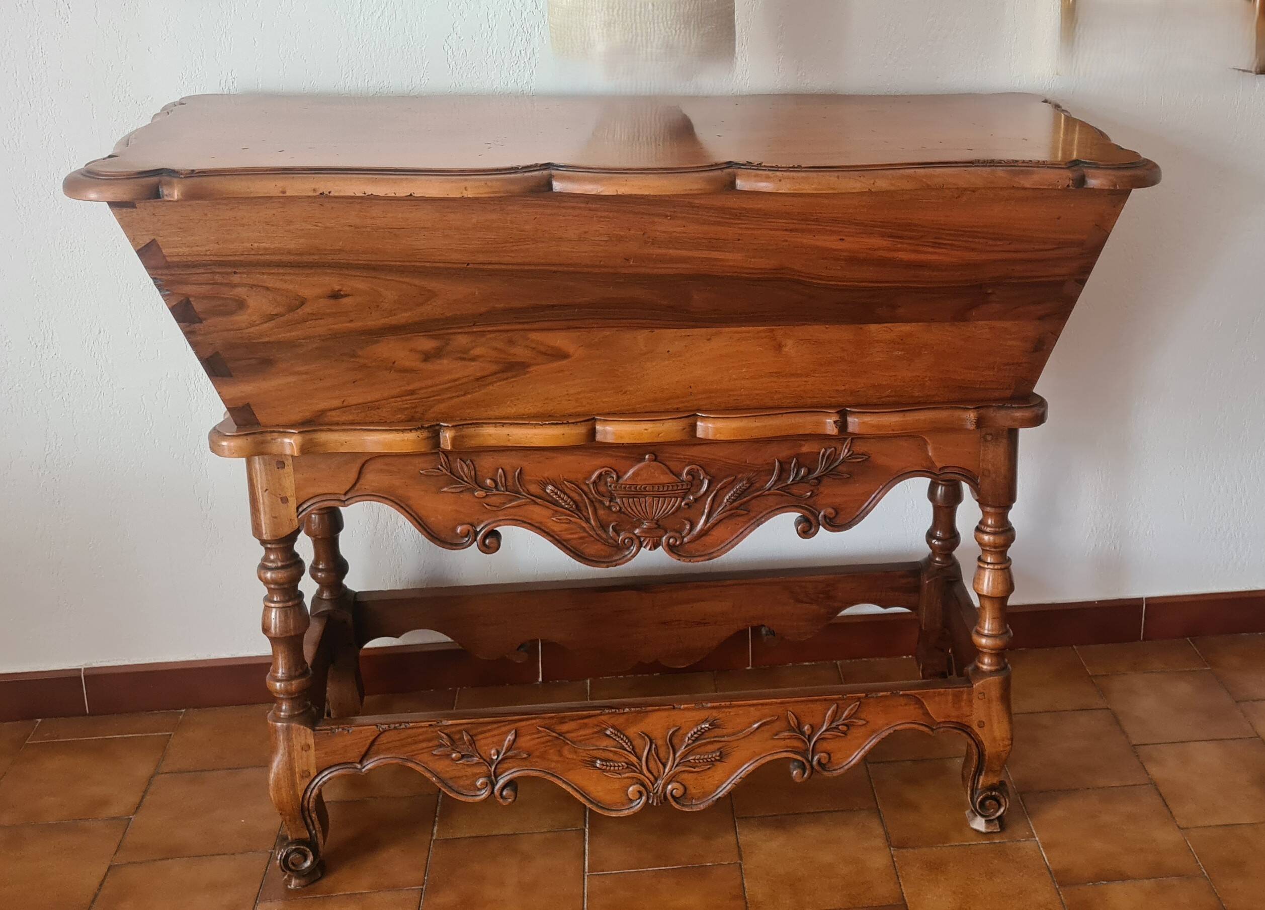 Provençal dough mixer