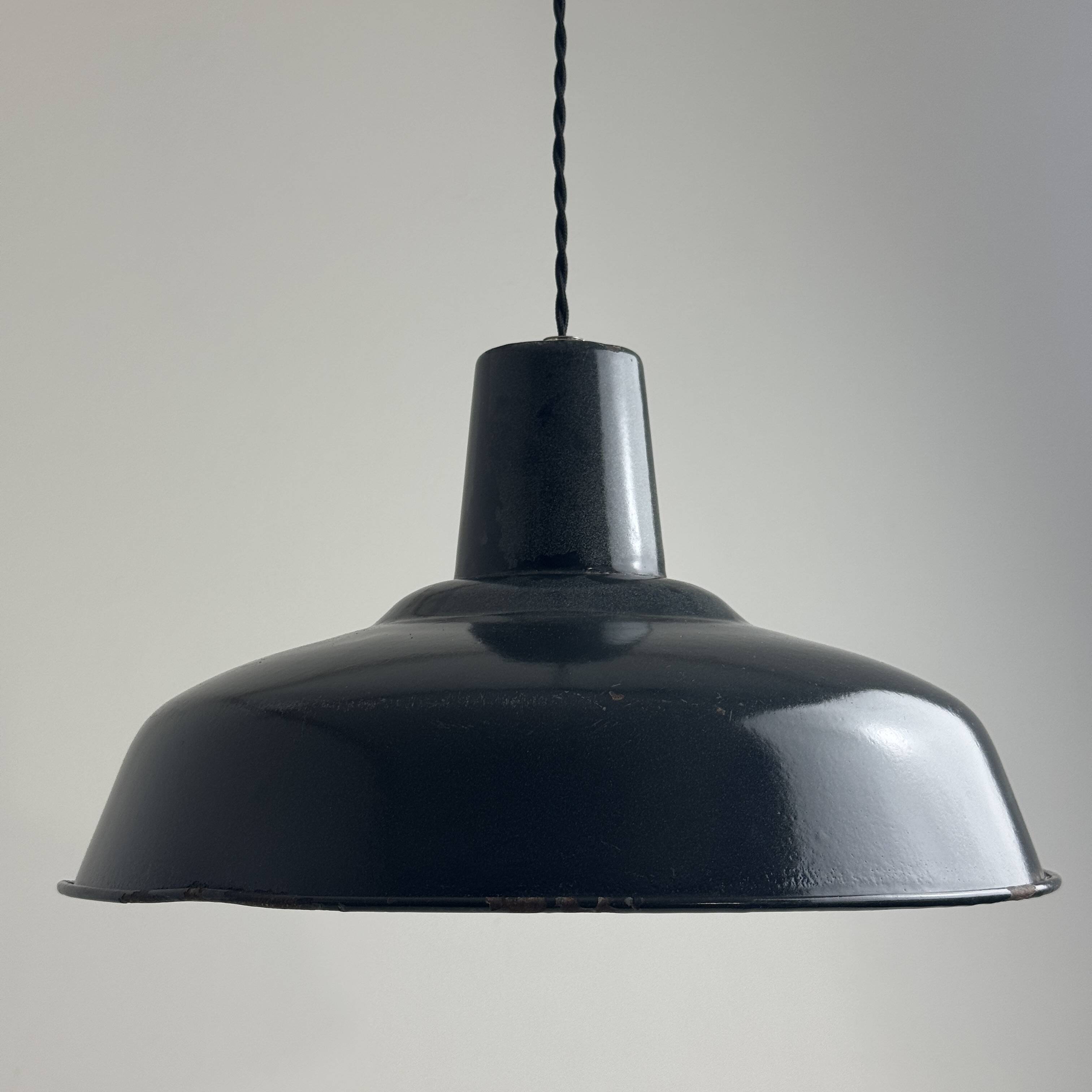 Old enamelled industrial workshop suspension 35.5 cm