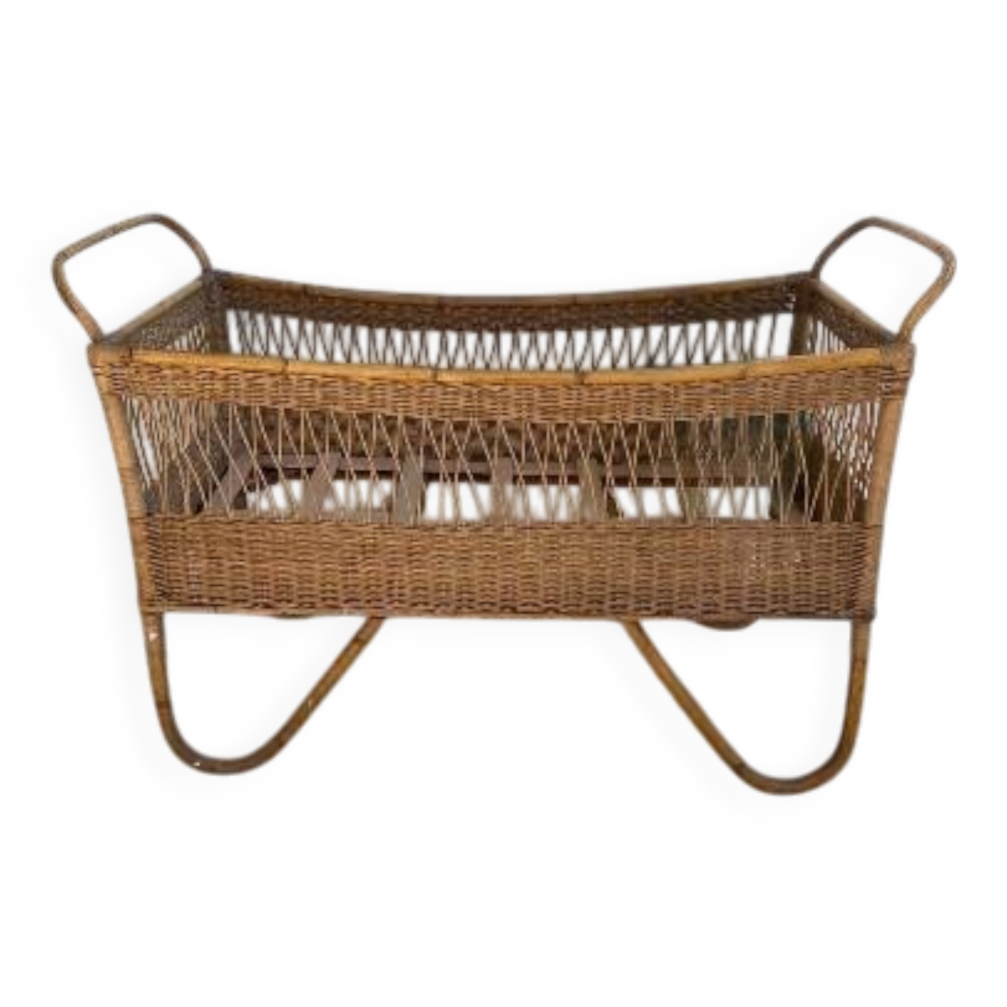 Rattan baby cot