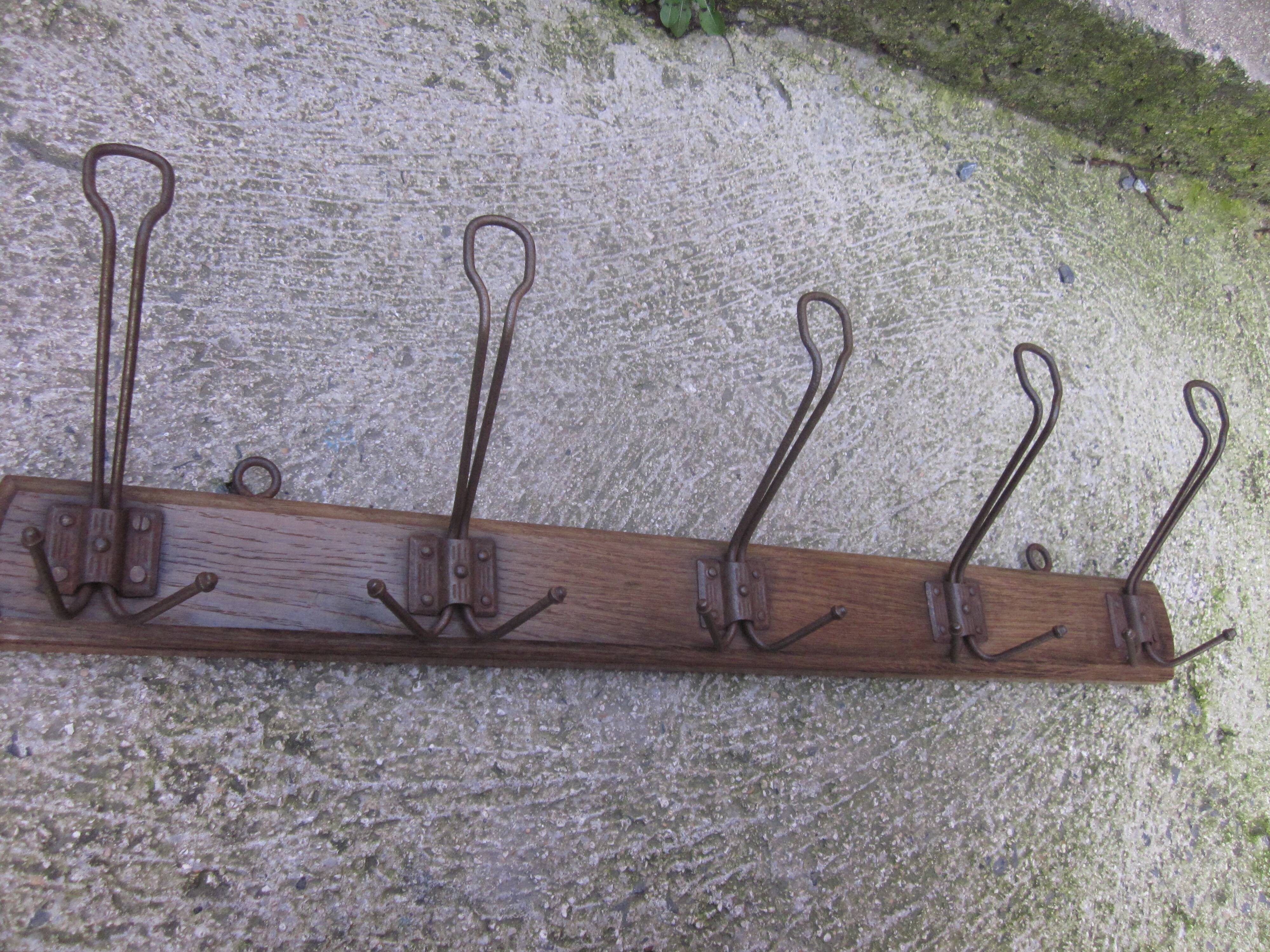 Old coat door has 5 racks