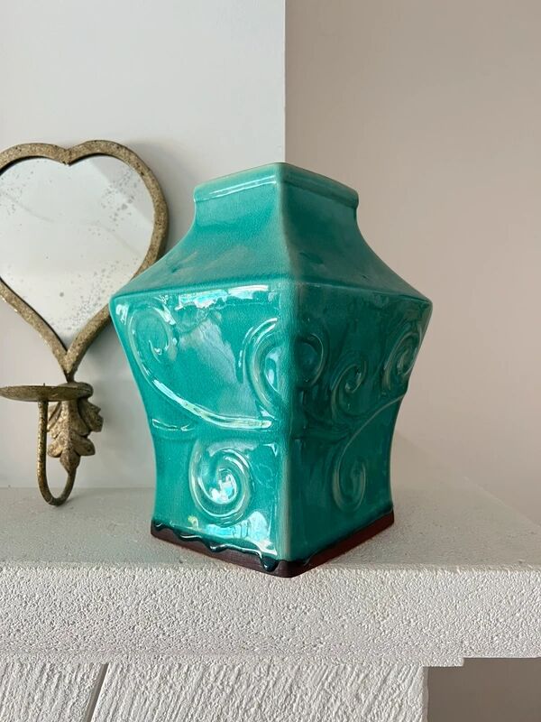 Glazed blue ceramic vase – Celadon style Chinese work