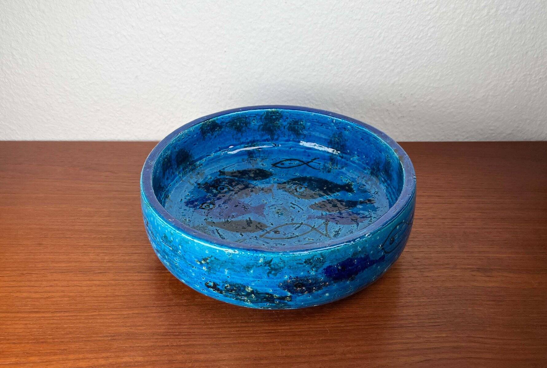 Bowl in the shape of a fish, modern fish from the mid-century by Aldo Londi for Bitossi, Italy, 1960s.